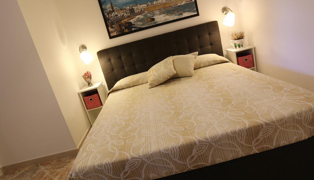 Io Resto Qui Bed and Breakfast Monopoli Δωμάτιο φωτογραφία